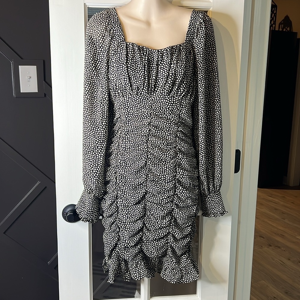 VERSONA Long Sleeve Ruched Mini Dress Size 6 NWOT